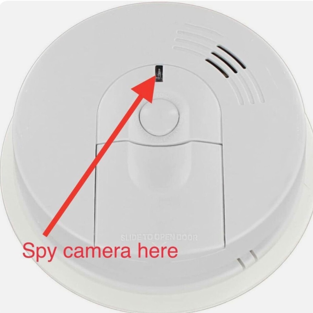 Smoke detector WiFi camera 4K 1080P resolution for pets and baby monitoring